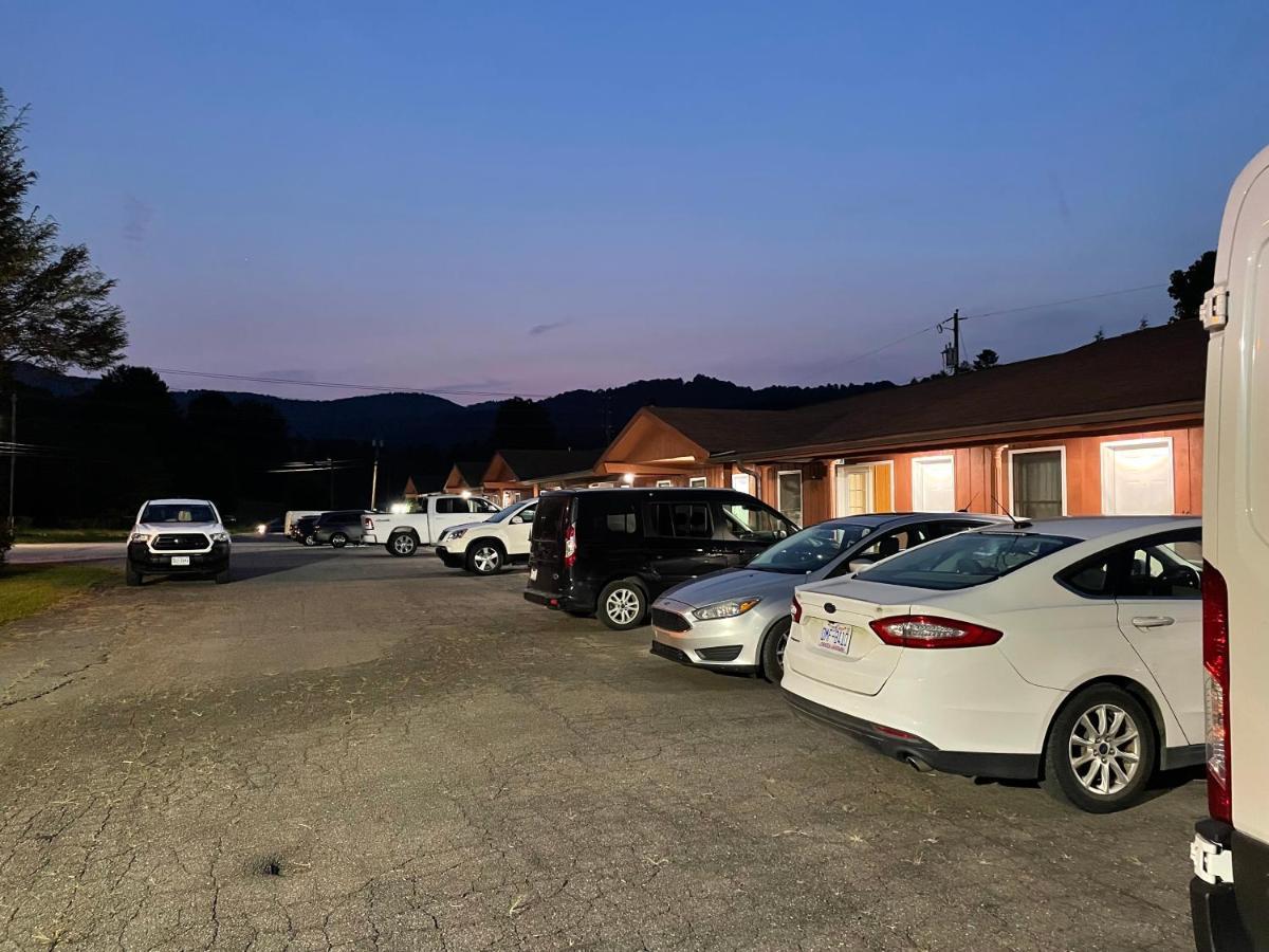Pine Valley Motel Spruce Pine 외부 사진
