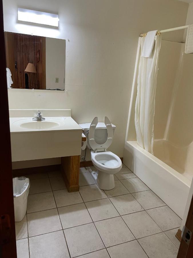 Pine Valley Motel Spruce Pine 외부 사진