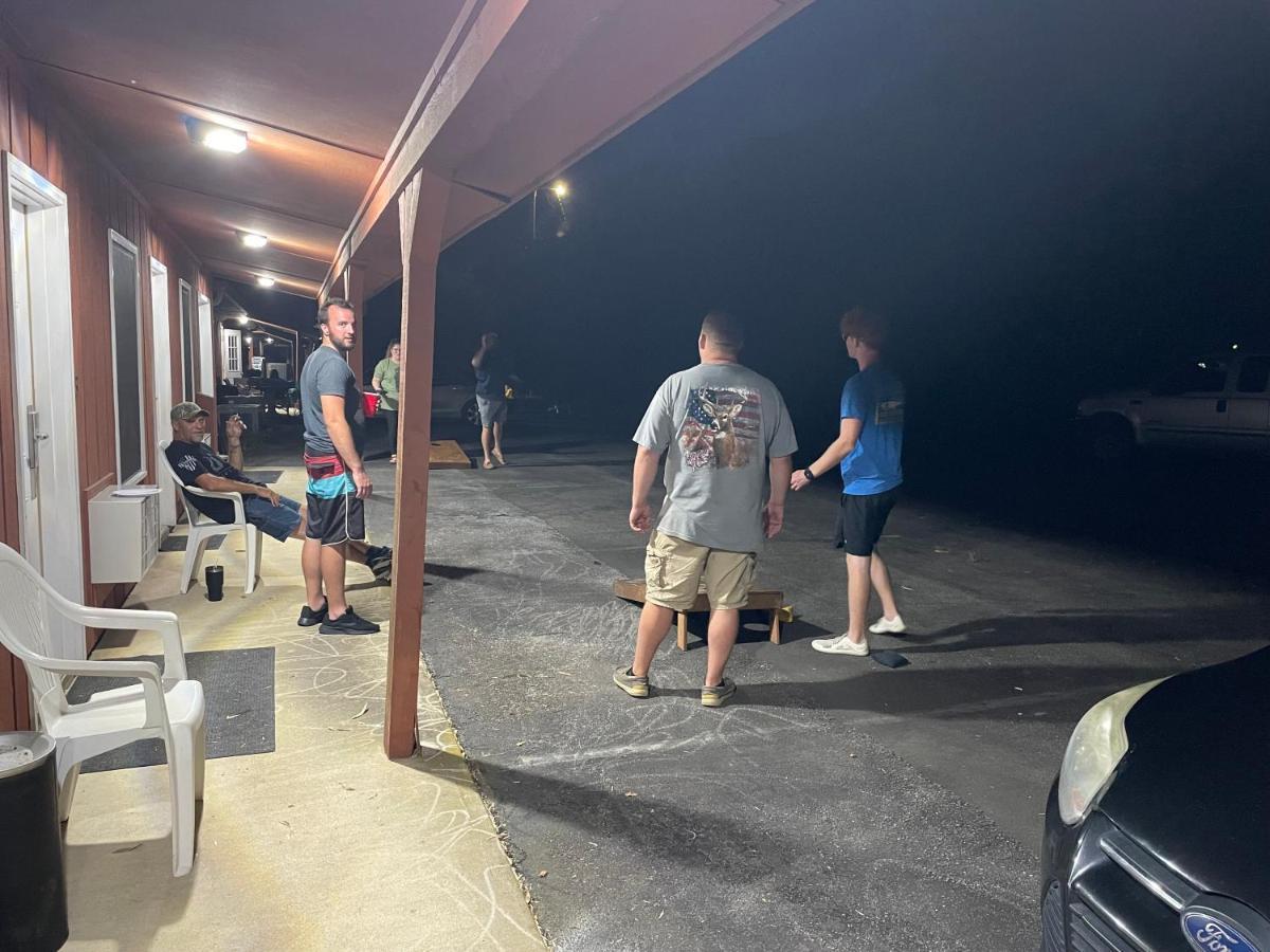 Pine Valley Motel Spruce Pine 외부 사진