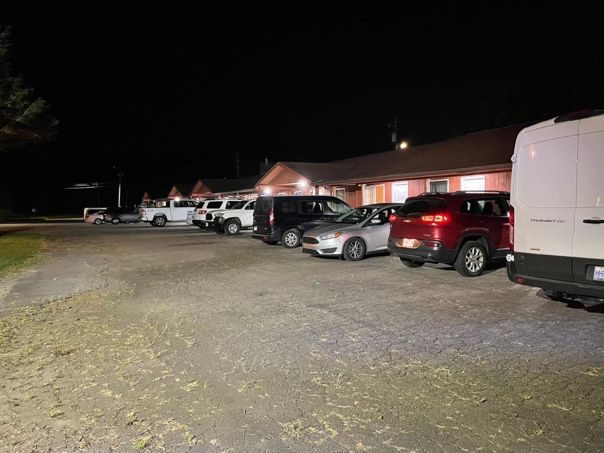 Pine Valley Motel Spruce Pine 외부 사진