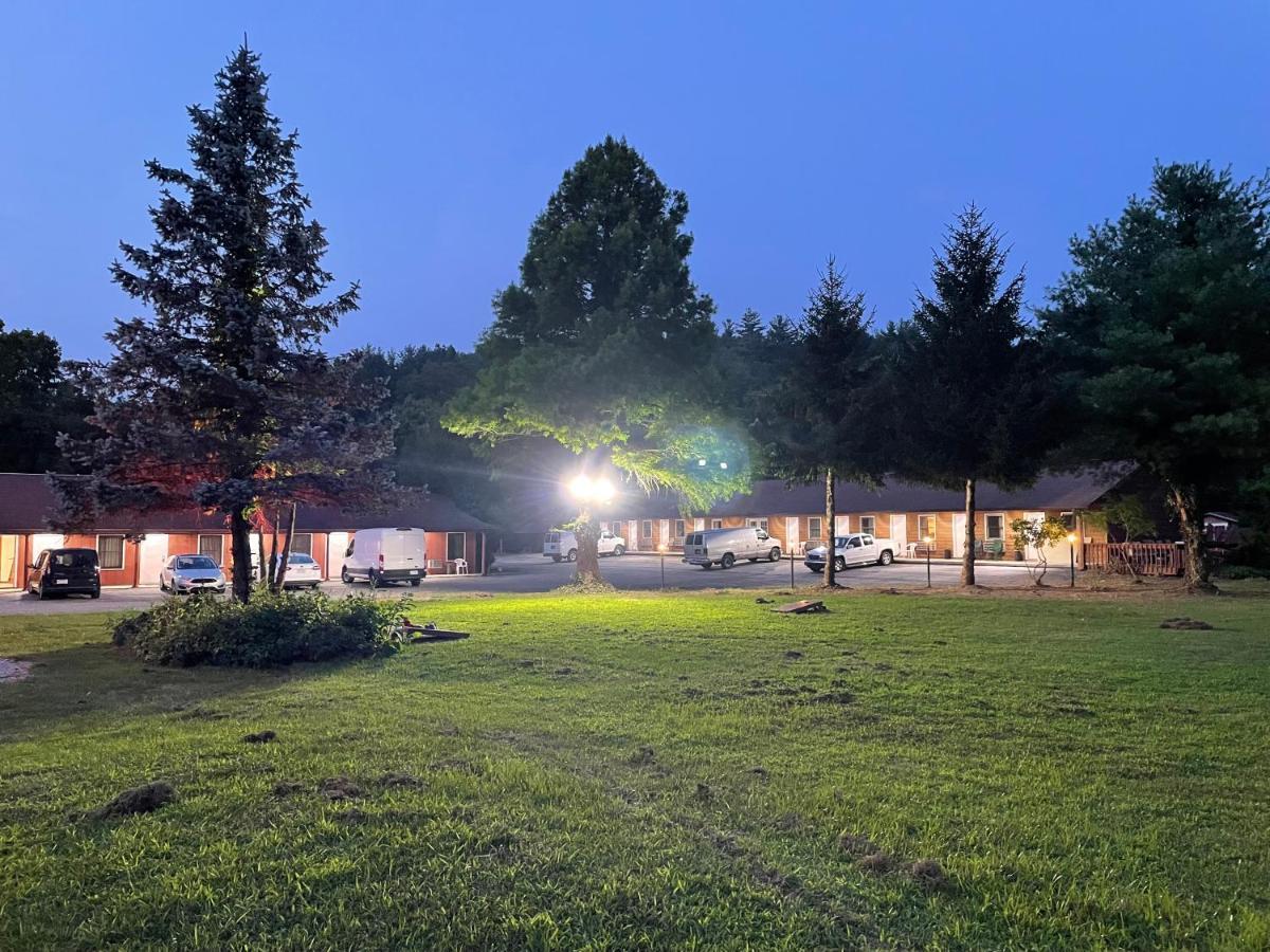 Pine Valley Motel Spruce Pine 외부 사진