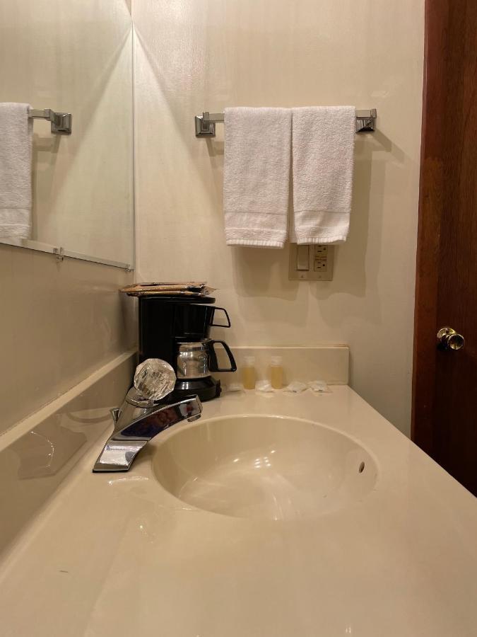 Pine Valley Motel Spruce Pine 외부 사진