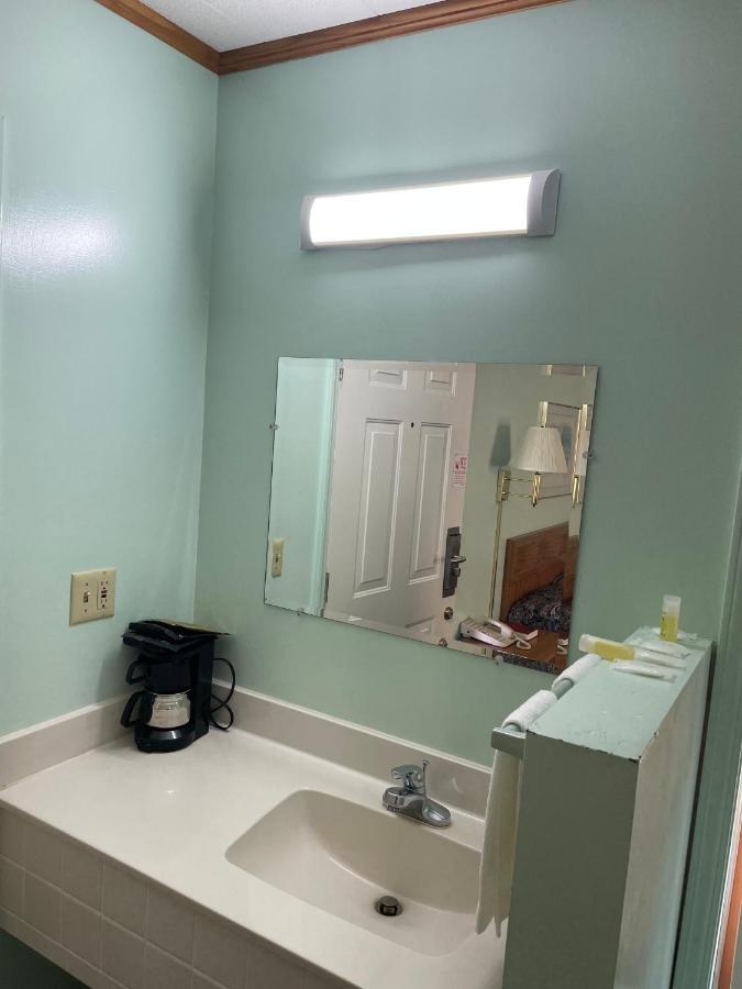 Pine Valley Motel Spruce Pine 외부 사진