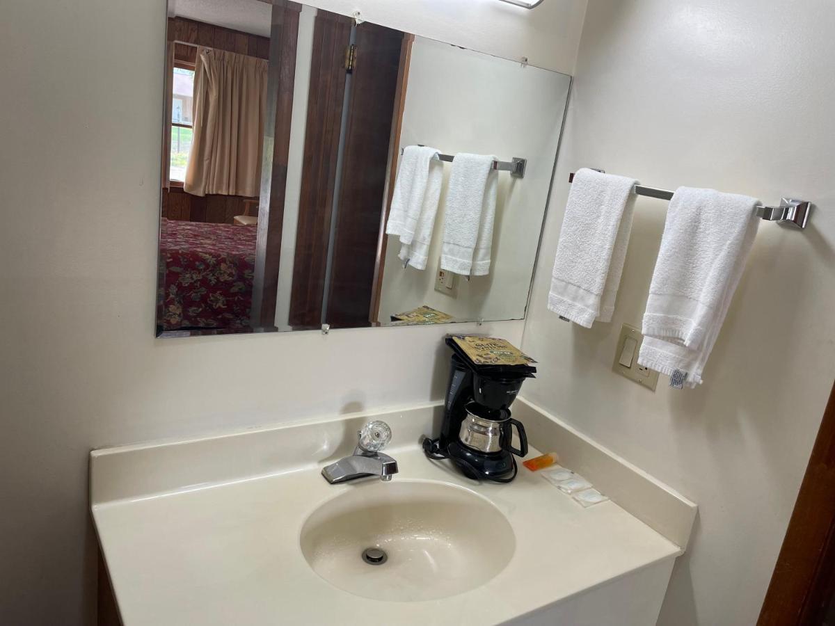 Pine Valley Motel Spruce Pine 외부 사진