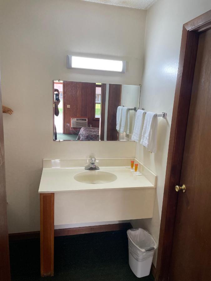 Pine Valley Motel Spruce Pine 외부 사진
