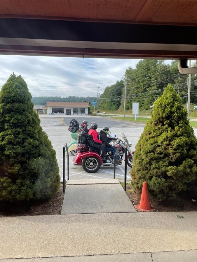 Pine Valley Motel Spruce Pine 외부 사진